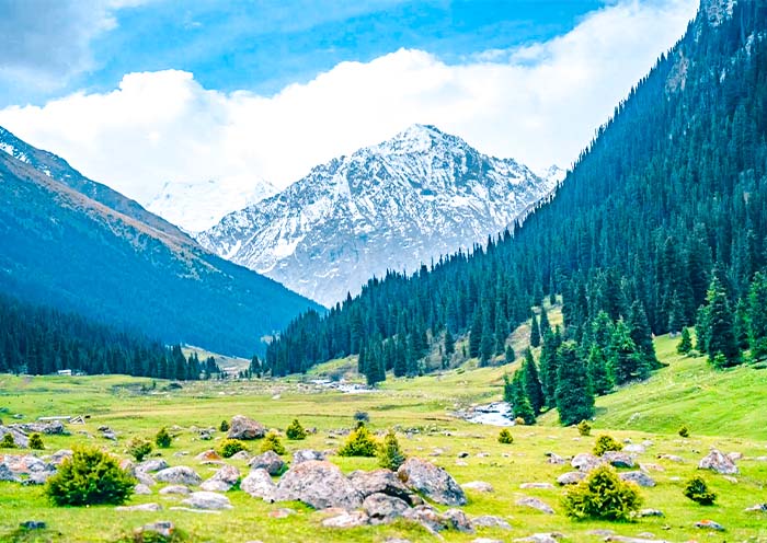 吉爾吉斯斯坦精華五日遊: 比斯凱克+阿拉阿查國家公園+布拉納塔+伊塞克湖+岩畫博物館